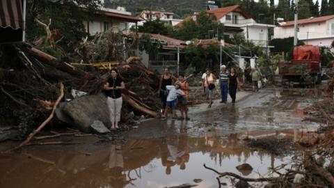 Διανομή 300 μερίδων φαγητού στους κατοίκους των Πολιτικών Ευβοίας